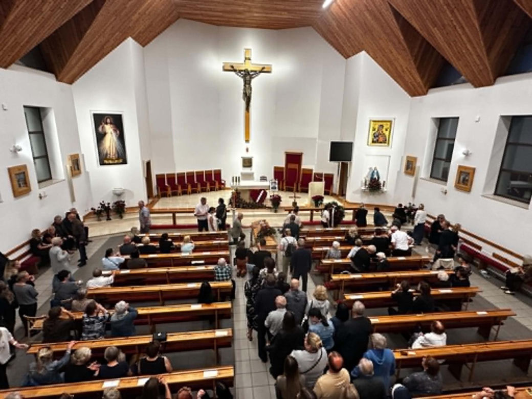 Mieszkańcy Lęborka żegnają księdza, który utonął w Darłówku