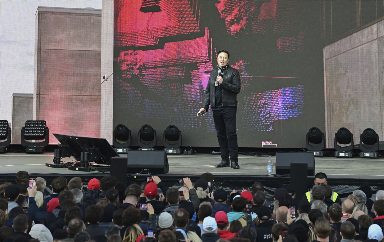 Elon Musk zawsze zadaje jedno pytanie podczas rozmowy o pracę. Nie zgadniesz jakie!