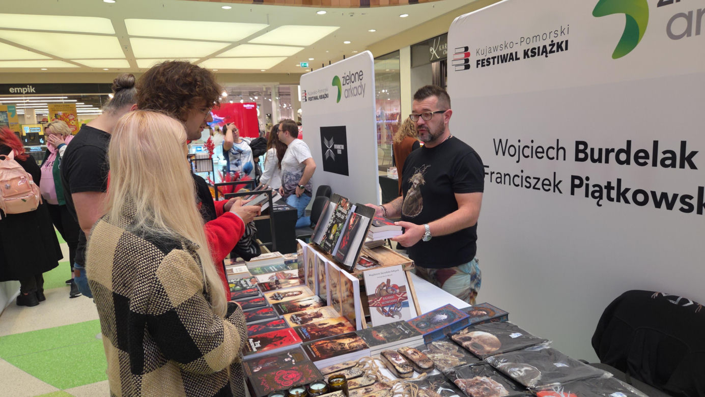 Tłumy na Kujawsko-Pomorskim Festiwalu Książki! Zielone Arkady zamieniły się w literacki raj