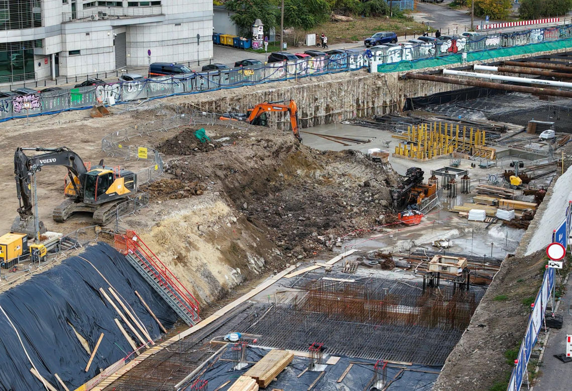 Bomba lotnicza we Wrocławiu wstrzyma ruch pociągów. Pasażerów czekają duże utrudnienia