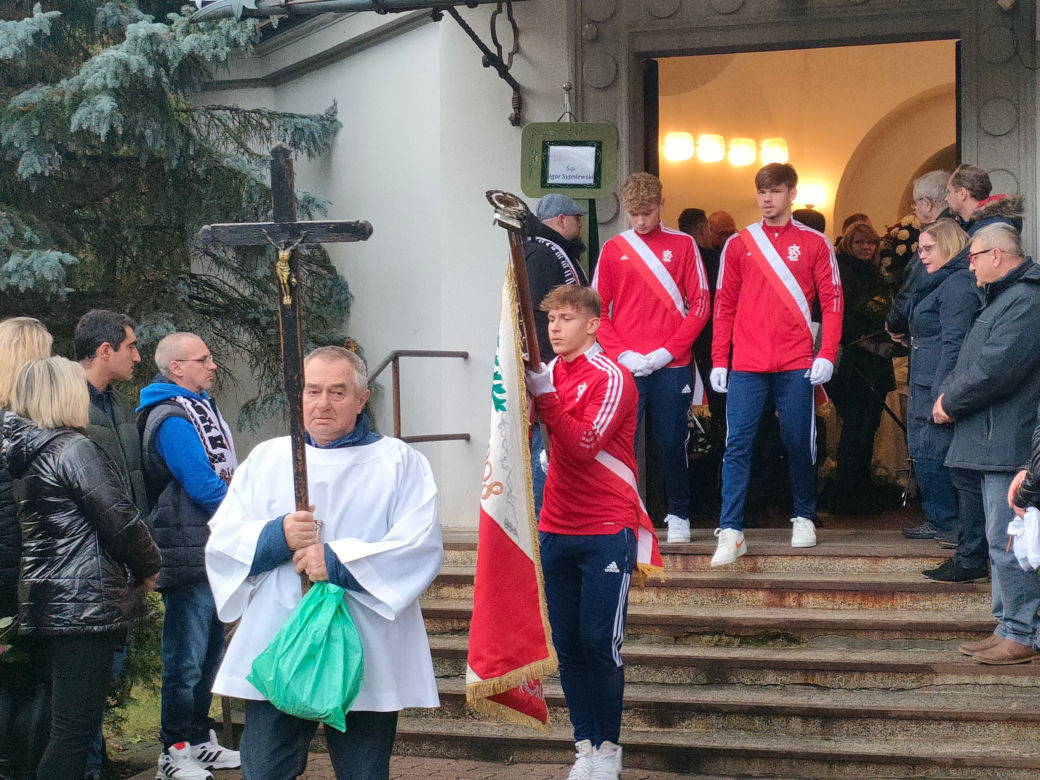 Pogrzeb Igora Sypniewskiego. Tłumy na ostatnim pożegnaniu byłego piłkarza