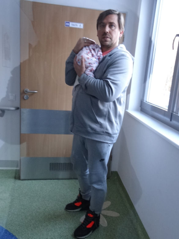 AGENT TOMEK MA CÓRKĘ NADIĘ