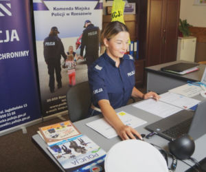 Podkarpaccy policjanci składają życzenia w Dniu Kobiet