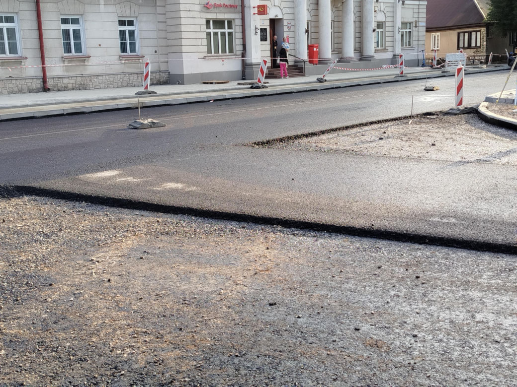 Siedlce: trwa budowa nowej nawierzchni na skrzyżowaniu ulic Piłsudskiego, Floriańskiej, Starowiejskiej i Kościuszki