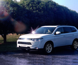 NOWY Mitsubishi Outlander 2013