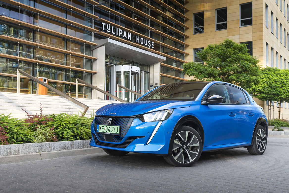 Peugeot e-208 GT