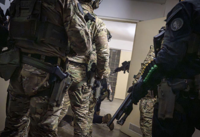 W sprawie zatrzymano trzy osoby: byłego partnera ofiary, jego matkę oraz znajomego