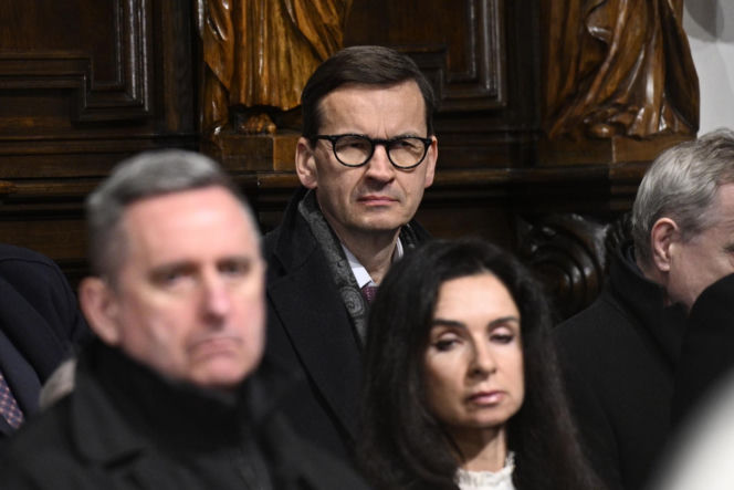 Msza za ofiary Smoleńska w Archikatedrze. Obecni Nawrocki i Kaczyńska