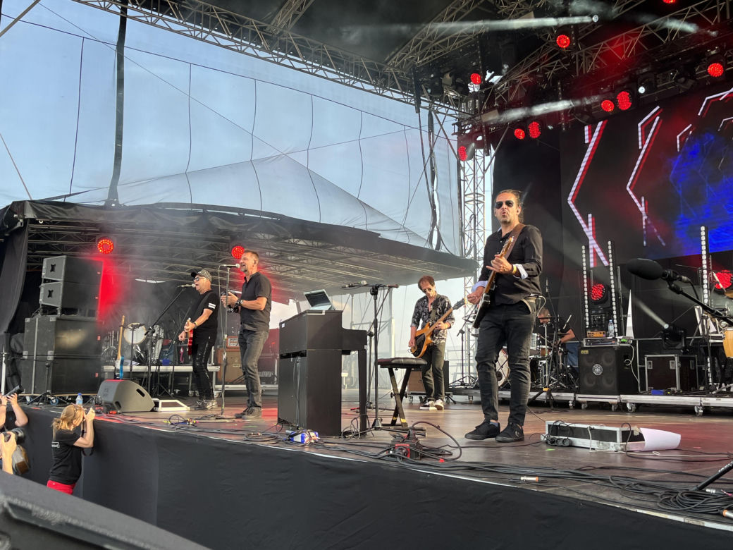 Koncert zespołu Sztywny Pal Azji w ramach Rockowizna Festiwal 2023 w Poznaniu