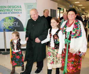 Przyjaciel Jana Pawła II bierzmował młodych Polaków