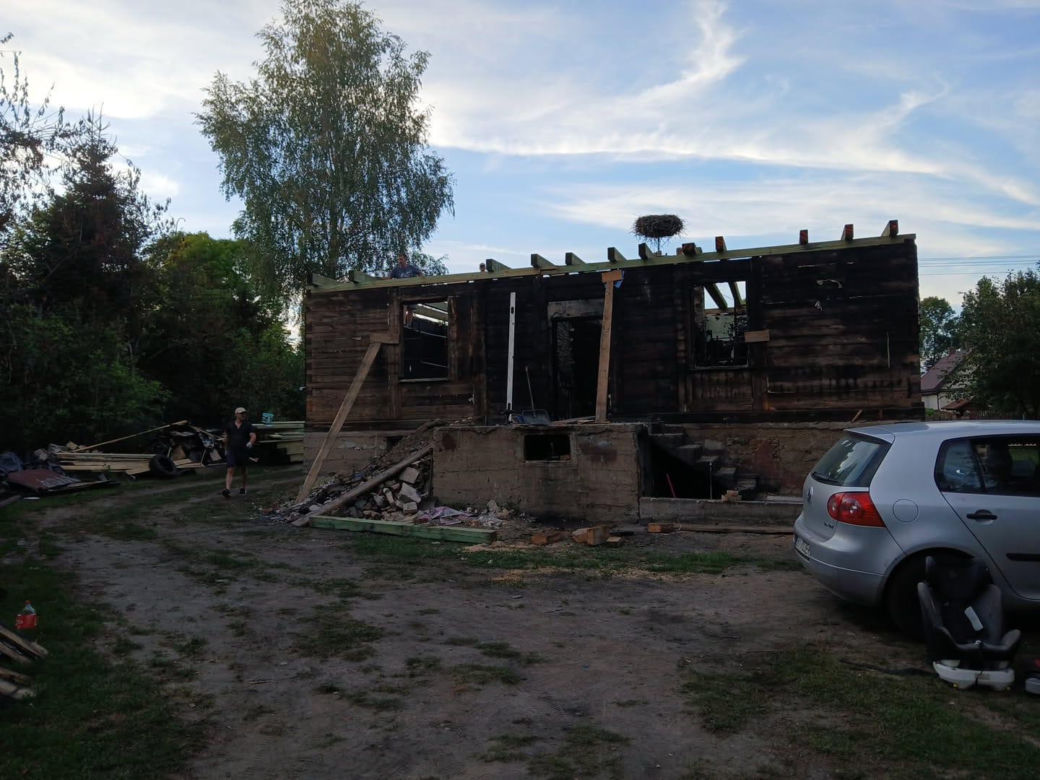 Rodzina z Topolan odbudowuje dom po pożarze