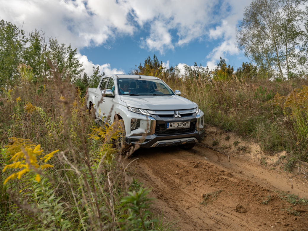 2020 Mitsubishi L200