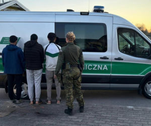 Polak przemycał nielegalnych migrantów. Usłyszał zarzuty, a Afgańczycy musieli wrócić na Litwę