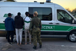 Polak przemycał nielegalnych migrantów. Usłyszał zarzuty, a Afgańczycy musieli wrócić na Litwę