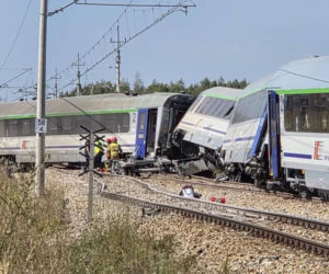Trwa usuwanie skutków katastrofy kolejowej. Utrudnienia mają potrwać do piątku 