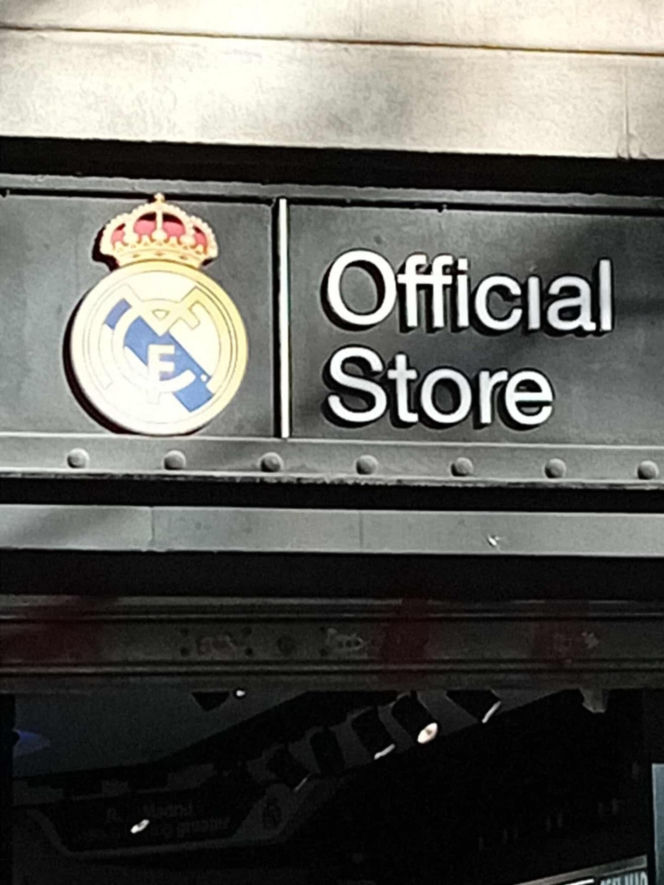 Piłkarze ze SP nr 9 w Barcelonie