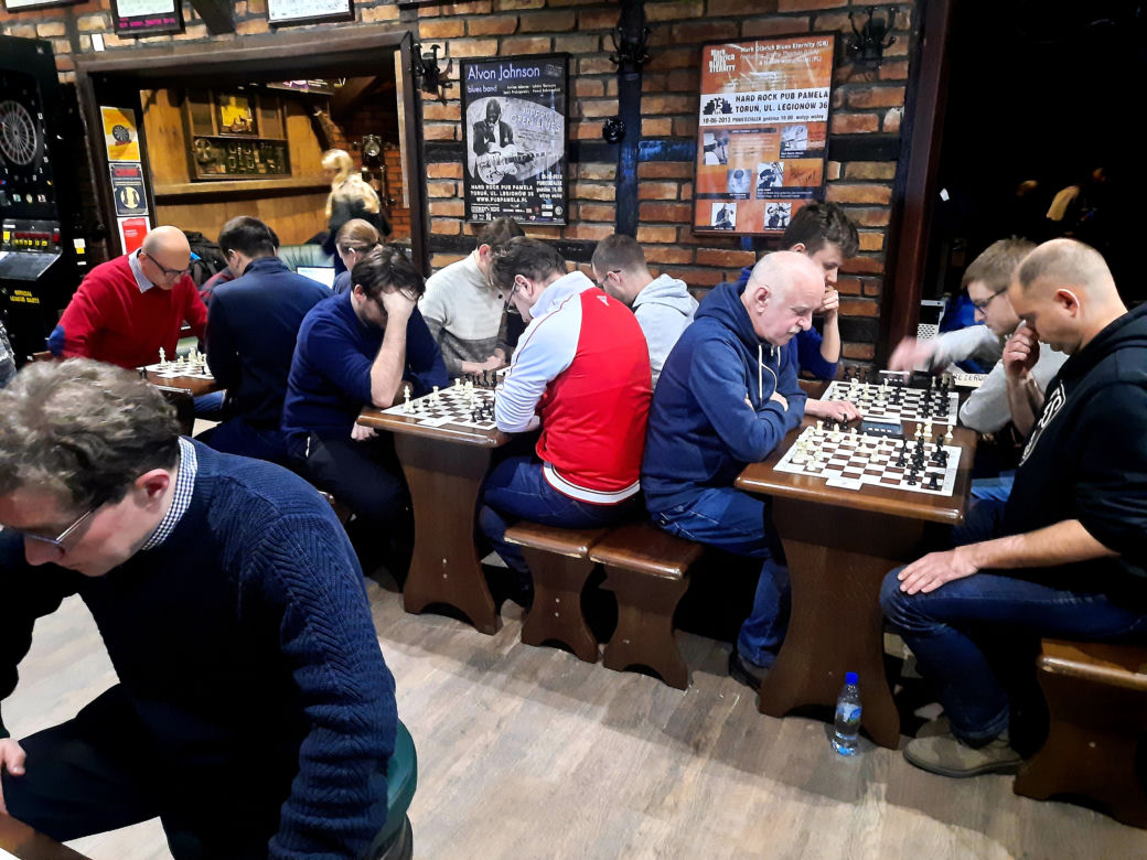 Szachiści w toruńskim Hard Rock Pubie Pamela to już tradycja