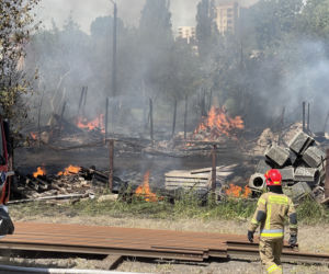 Kłęby czarnego dymu unoszą się nad Warszawą! Kolejny gigantyczny pożar, tym razem na Pradze!