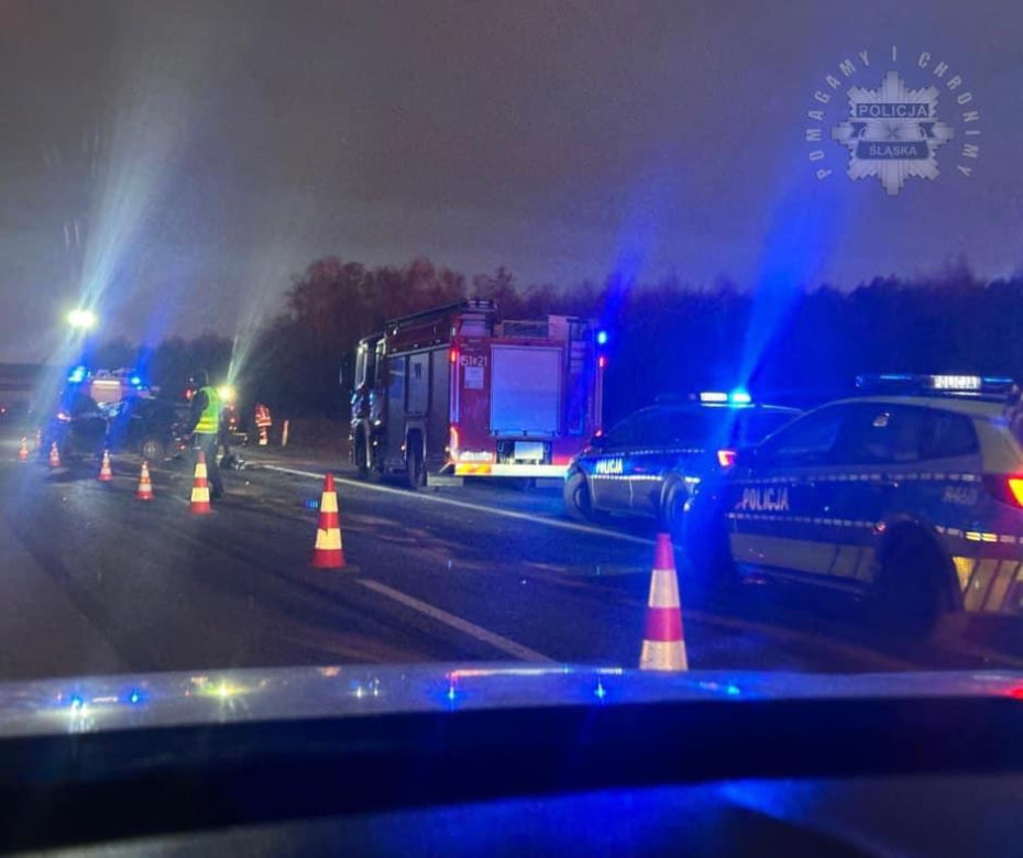 Na A4 w kierunku Wrocławia doszło do zderzenia kilku pojazdów. Przejazd jest utrudniony