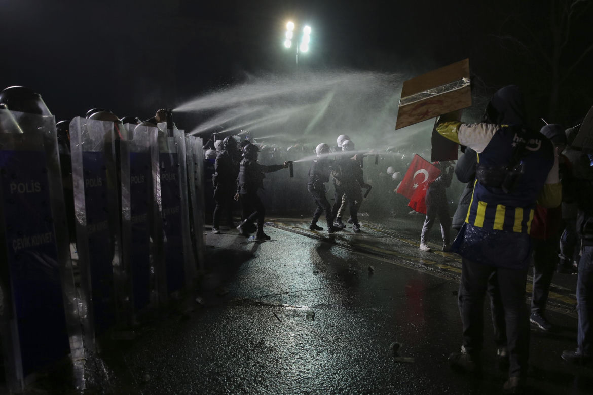 Turcja. Dziesiątki tysięcy demonstrantów ponownie na ulicach Stambułu