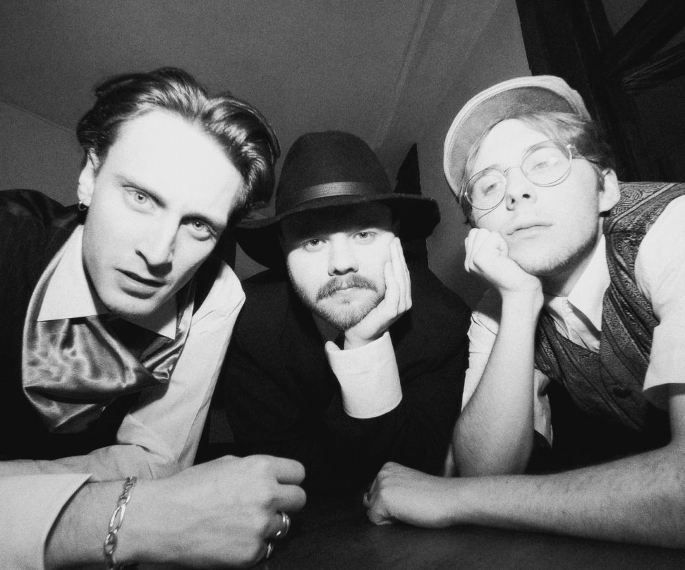 CatchUp, Michał Anioł i Frank Leen rozwiązują wspólny 'Kłopot' Premiera albumu 'Perypetie' już 20 sierpnia!