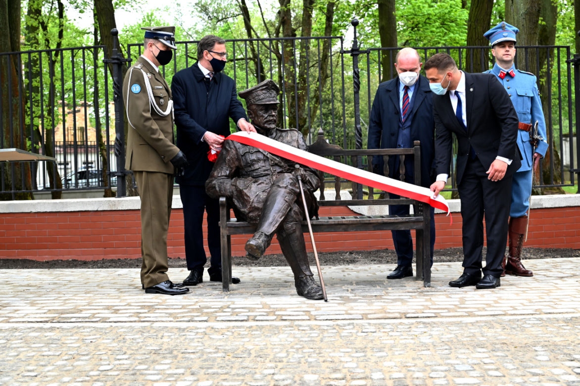 Ławeczka gen. Hallera