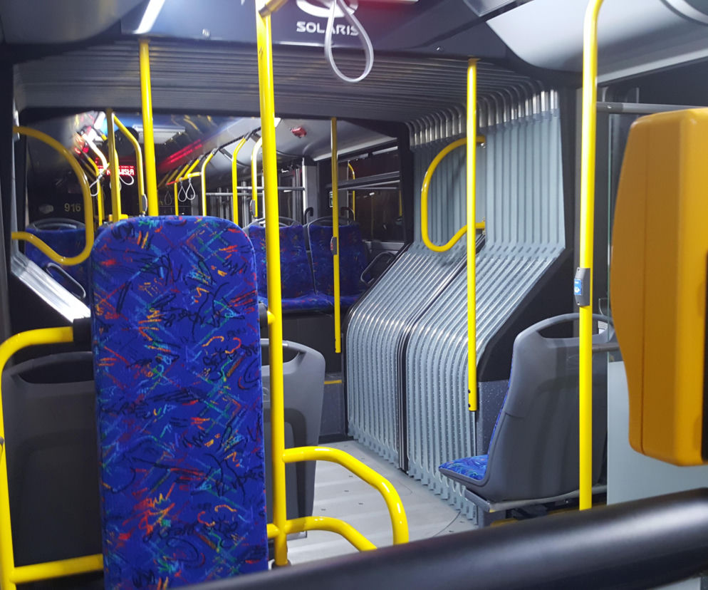 Koszmarny wypadek na przystanku autobusowym w Gdańsku. Pasażerka straciła nogę