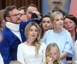 KOMUNIA U PAZURÓW