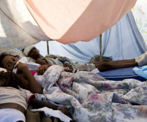 Makabra!  Trupy i sieroty na Haiti 