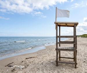Sinice Darłowo 16.07. Czy w Darłowie można się dzisiaj kąpać? Flaga, warunki pogodowe