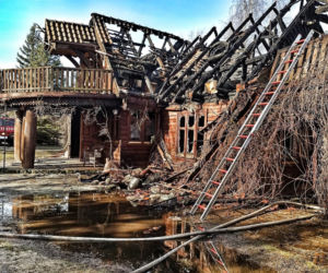 Drewniany dworek w Leżachowie spłonął doszczętnie (GALERIA)