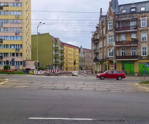 Przedwojenne torowisko tramwajowe na ul. Emilii Plater