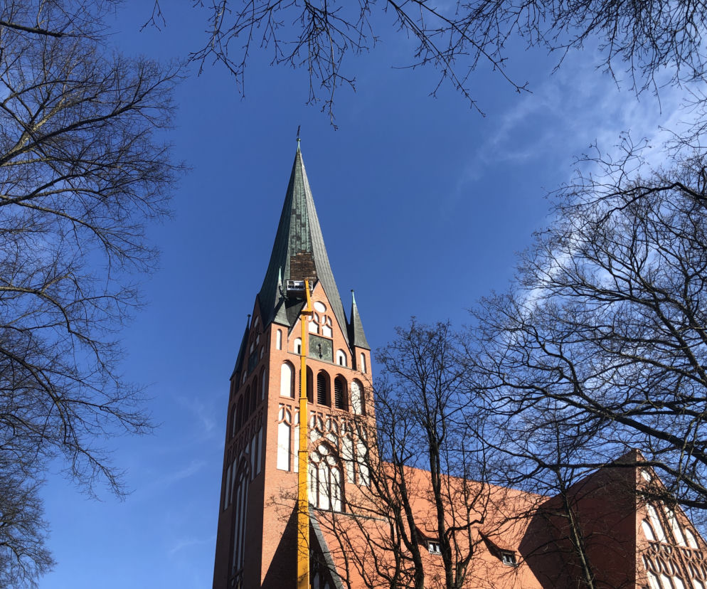 Naprawiają kosciół Mariacki w Szczecinku 