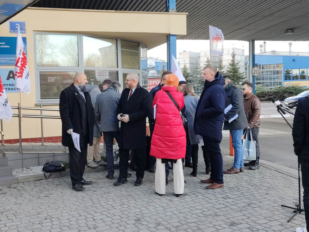 Strajk pod Browarem Leżajsk. Mieszkańcy walczą o zakład