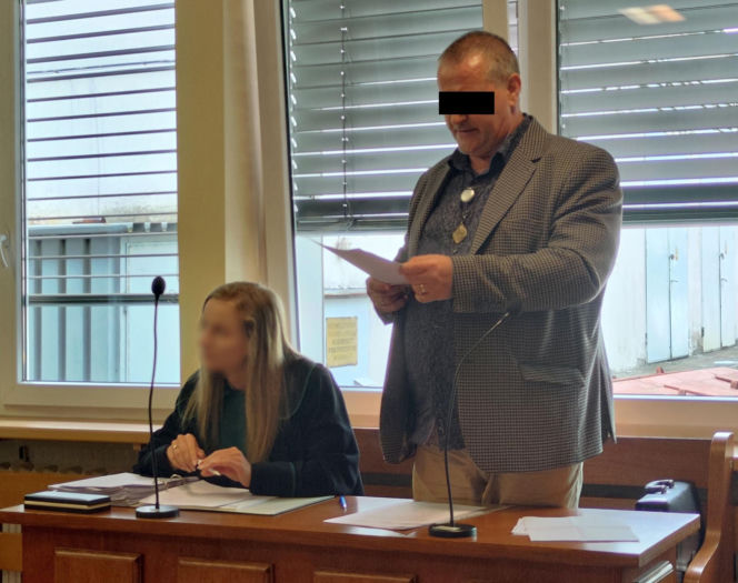 "Pacjentki porzuciły konwencjonalną terapię, by „leczyć się” lampami. Szaman z Małopolski nie trafi za kraty"