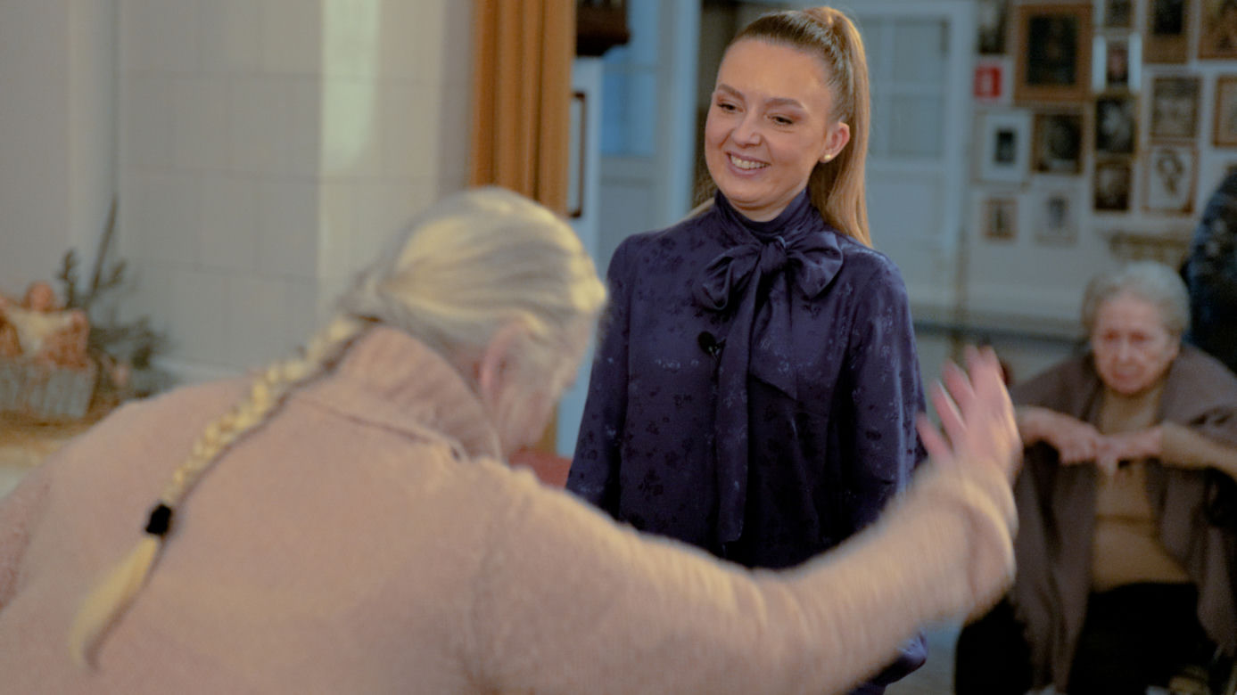 Łzy wzruszenia! Gwiazdy w Skolimowie oglądają premierę programu