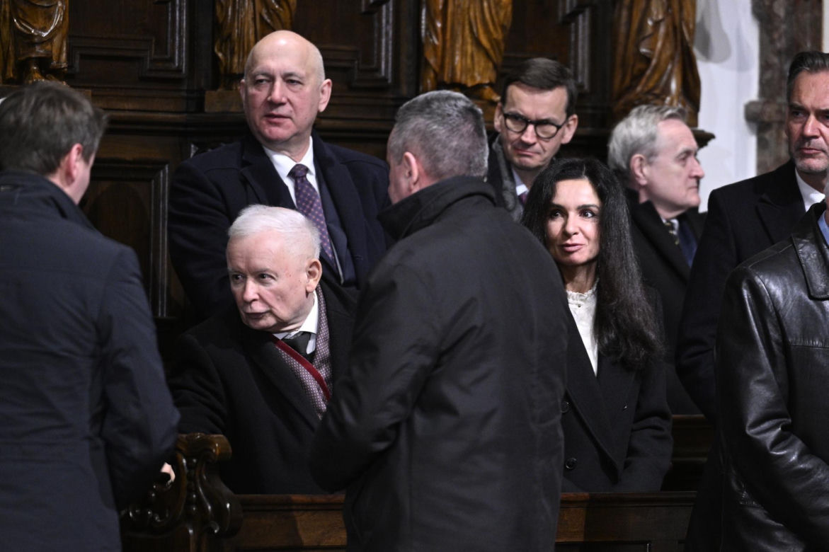 Msza za ofiary Smoleńska w Archikatedrze. Obecni Nawrocki i Kaczyńska