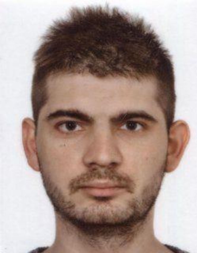 32-letni Arek odjechał srebrnym Saabem i ślad po nim zaginął. Policja prosi o pomoc