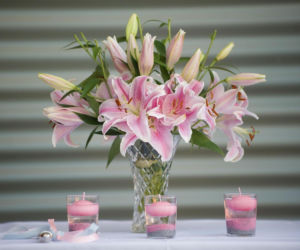 Tych kwiatów nie kupuj, jeśli nie chcesz spać w salonie. Nie uwierzysz, co oznaczają!