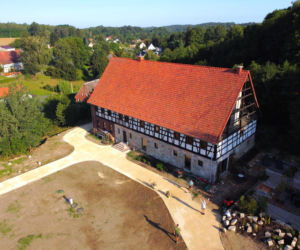 Remont był gigantyczny. Samych okien potrzebowali 52 sztuki. Iwona i Halina odbudowie poświęciły 8 lat