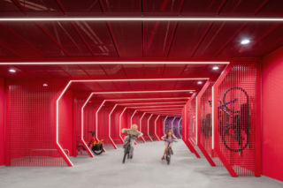 Parking rowerowy pod Placem Poczdamskim w Berlinie