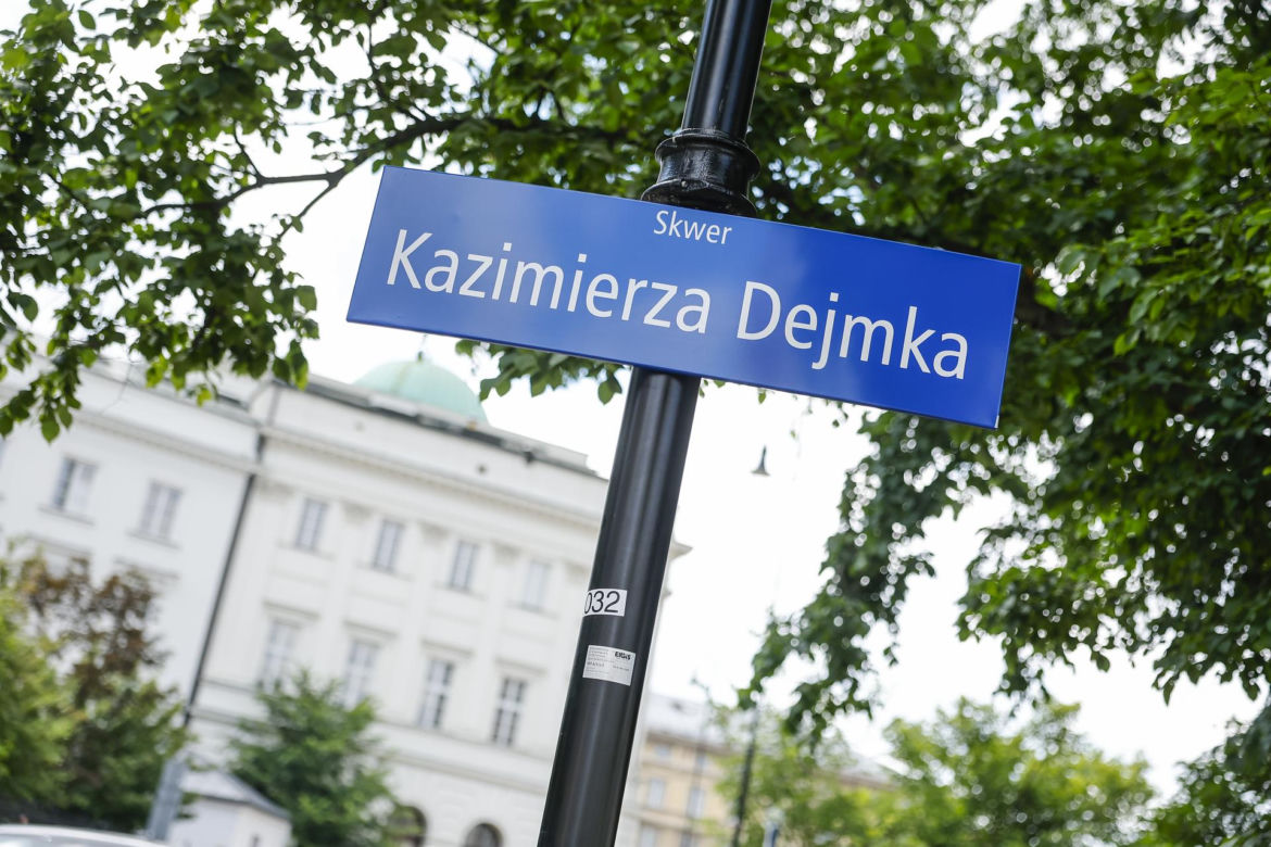 Kazimierz Dejmek uhonorowany skwerem i popiersiem. Gwiazdy kina i teatru uczestniczyły w ważnej uroczystości