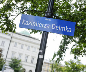 Kazimierz Dejmek uhonorowany skwerem i popiersiem. Gwiazdy kina i teatru uczestniczyły w ważnej uroczystości