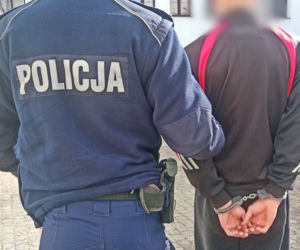 Zaatakowali policjantów, bo zwrócili im uwagę, że nie mają maseczek