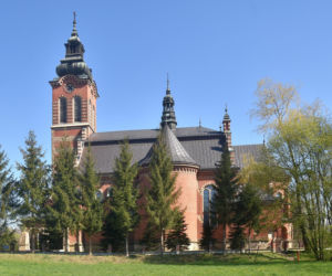 To miasto ma jeden z najpiękniejszych ratuszy w Małopolsce. Leży blisko najcieplejszego miejsca w województwie