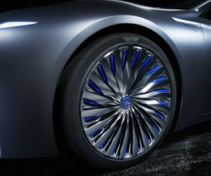Lexus LS+