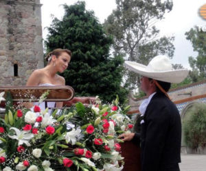Nieposkromiona miłość (Amor bravio). Ślub Camili (Silvia Navarro) i Daniela (Cristian de la Fuente)