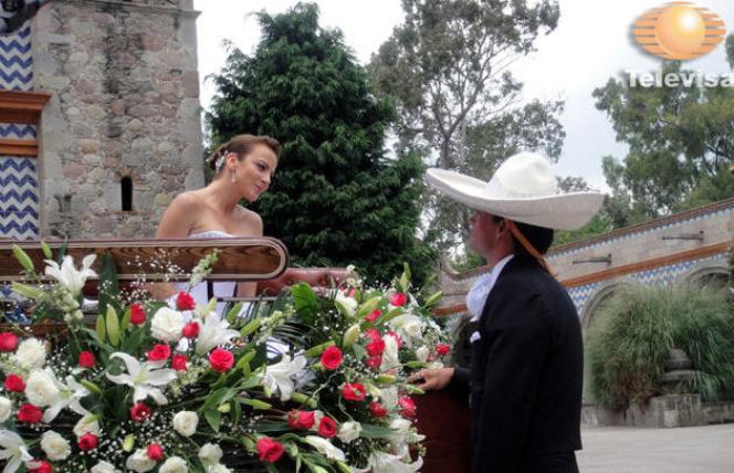 Nieposkromiona miłość (Amor bravio). Ślub Camili (Silvia Navarro) i Daniela (Cristian de la Fuente)
