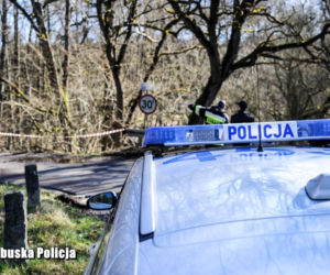 Ford Mondeo wpadł do rzeki Drawa, cztery młode osoby nie żyją