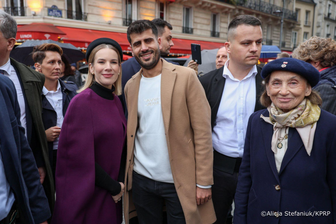 Marta Nawrocka w katedrze Notre Dame w Paryżu